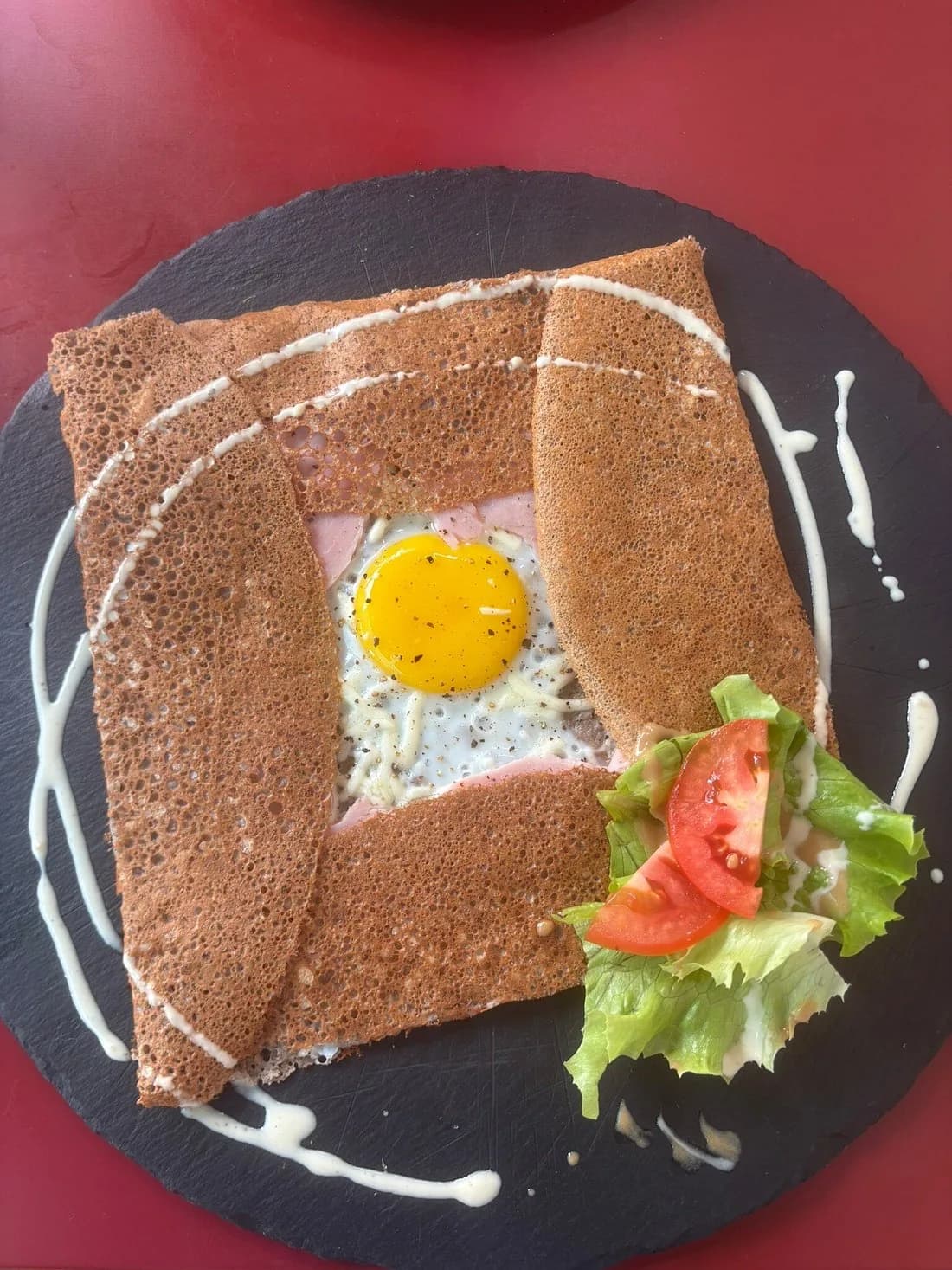 Galette complète avec œuf au plat